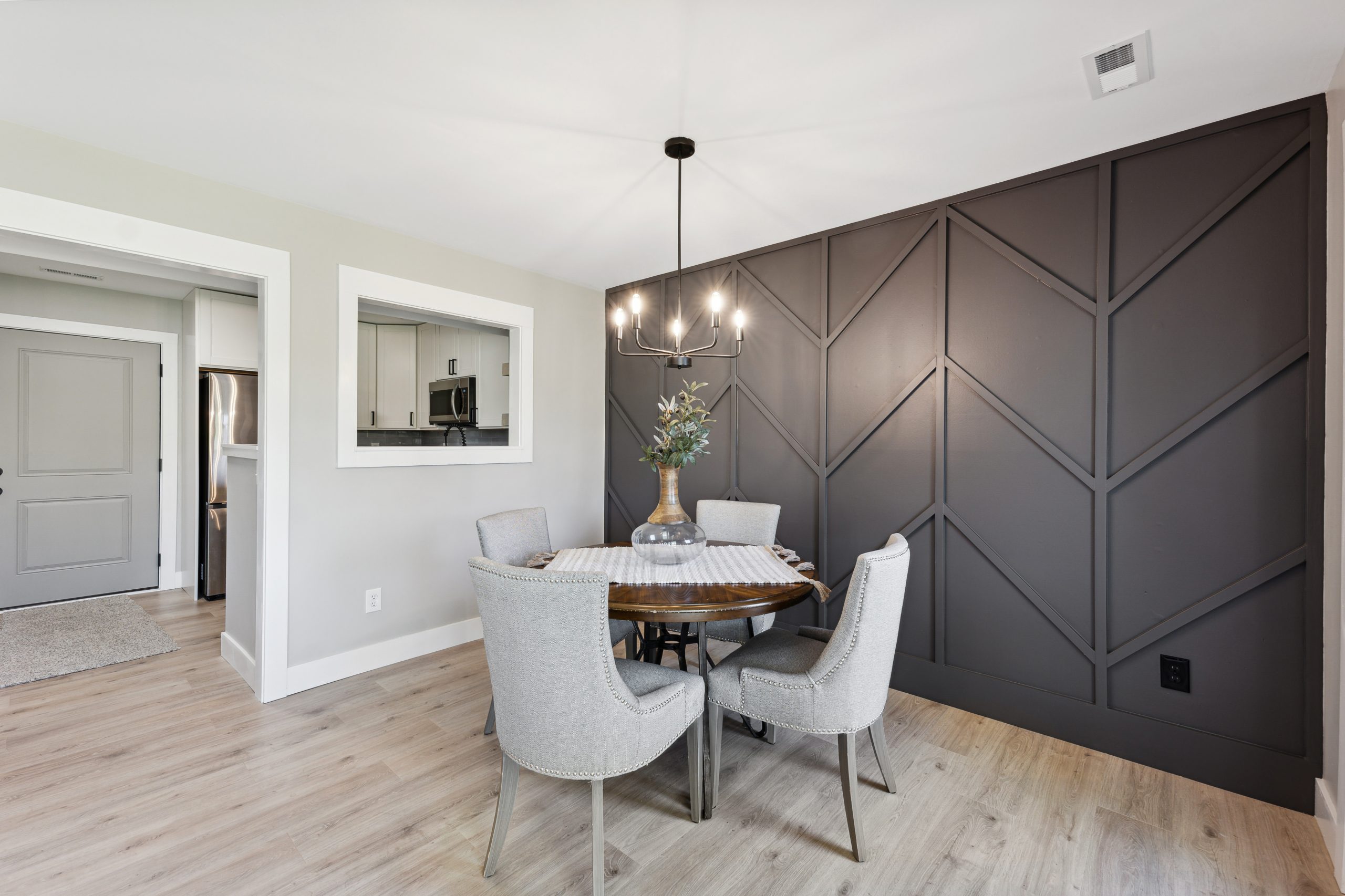105 Villa Dr Accent Wall